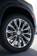 GMC Yukon Denali 2020 года